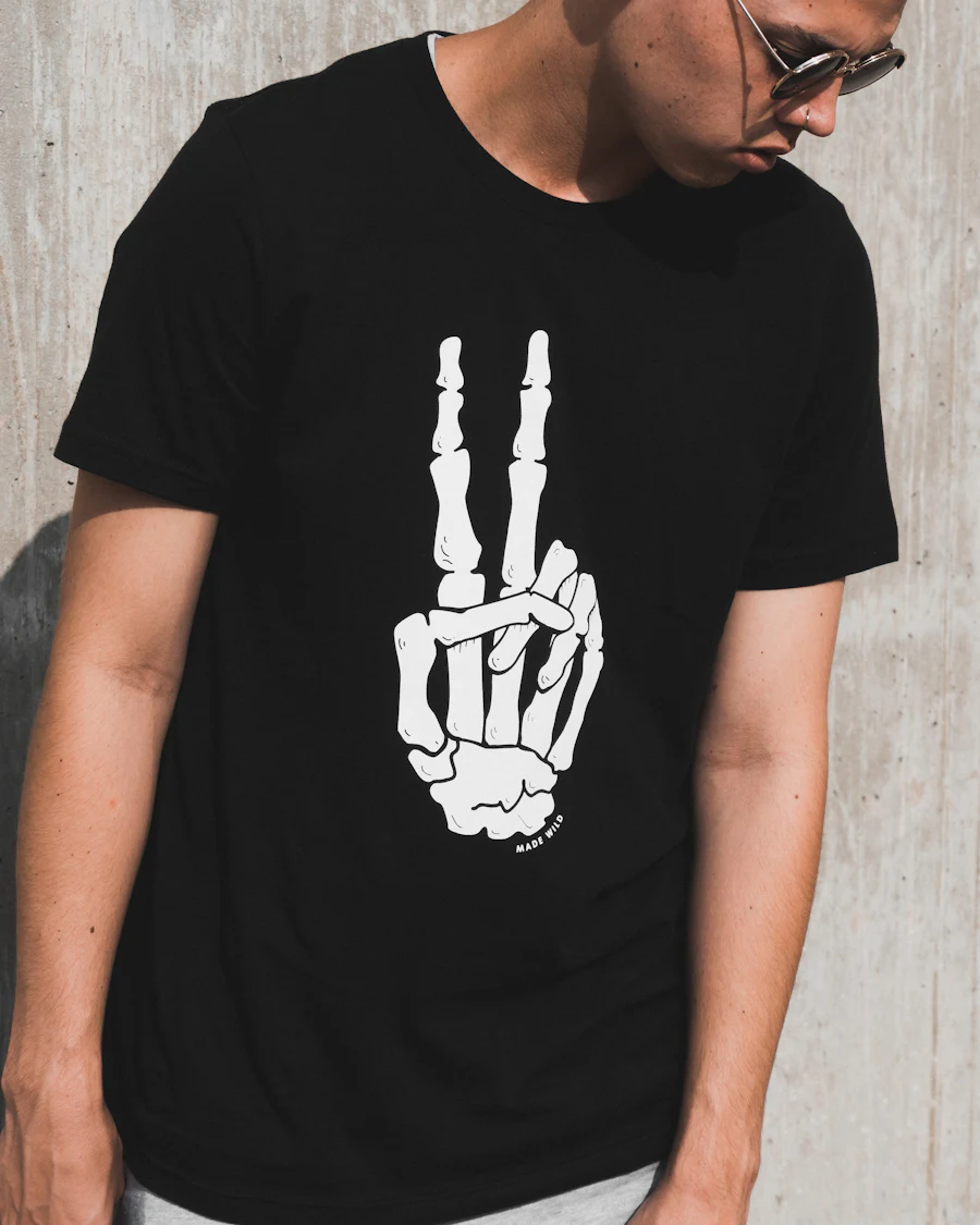 Remera negra con estampa Skull